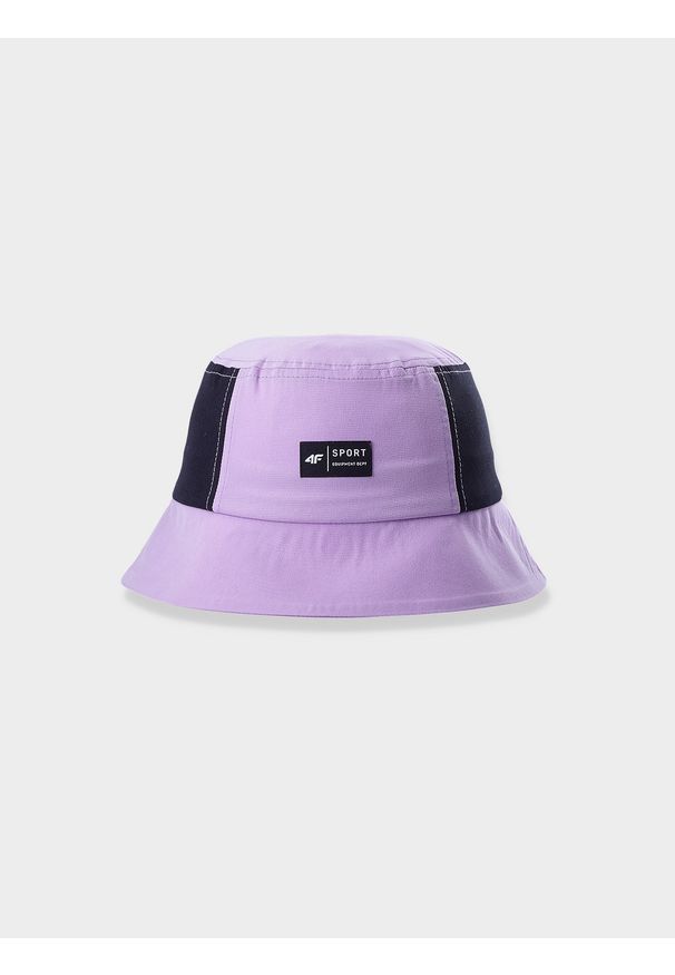 4f - Kapelusz bucket hat z filtrem UV damski. Kolor: fioletowy. Materiał: materiał, dzianina. Wzór: napisy. Styl: casual