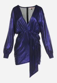 Born2be - Granatowa Błyszcząca Sukienka Mini z Kopertowym Dekoltem i Bufiastym Rękawem Birger. Kolor: niebieski. Materiał: tkanina. Długość rękawa: długi rękaw. Typ sukienki: kopertowe. Długość: mini #3