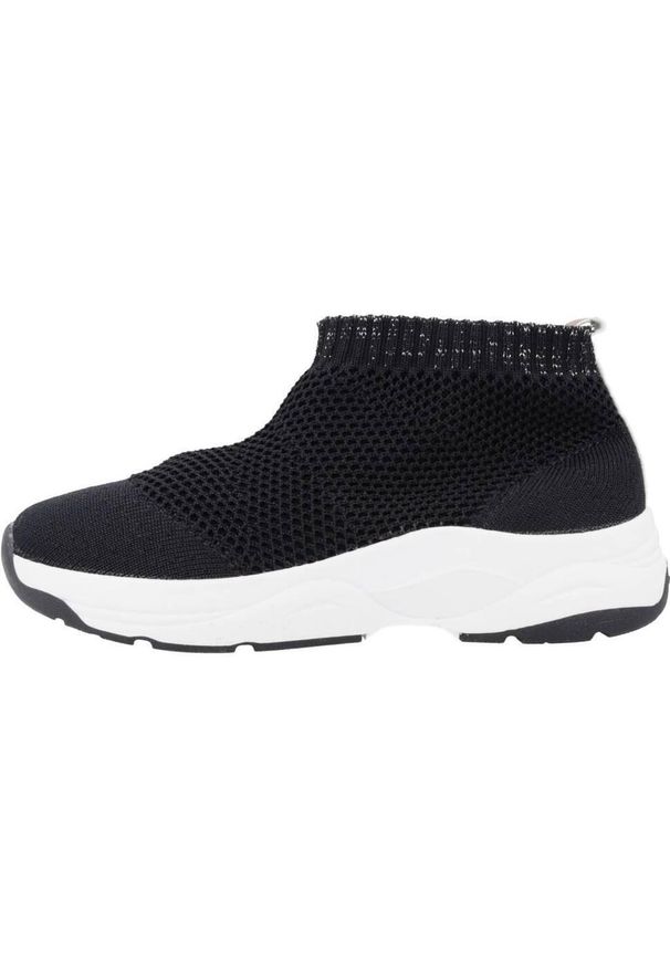 Buty VICTORIA 1151101V Czarny. Kolor: czarny. Materiał: tkanina. Sport: turystyka piesza