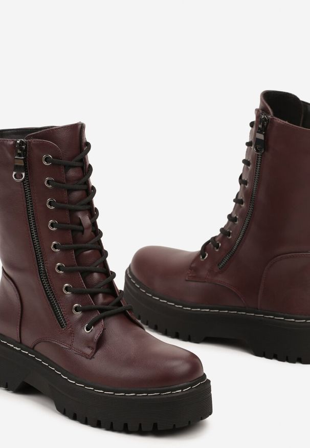 Renee - Bordowe Botki Workery na Grubej Podeszwie Ozdobione Dodatkowym Suwakiem Tiriary. Okazja: na co dzień. Zapięcie: zamek. Kolor: czerwony. Wzór: aplikacja. Styl: casual