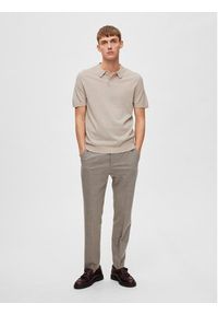 Selected Homme Polo 16088649 Beżowy. Typ kołnierza: polo. Kolor: beżowy. Materiał: syntetyk
