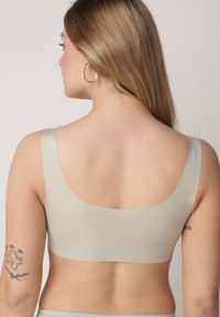 Born2be - Szary Biustonosz Sportowy z Siateczką i Usztywnionymi Miseczkami Zerirae. Kolor: szary. Materiał: dresówka. Rodzaj stanika: wyciągane miseczki #5