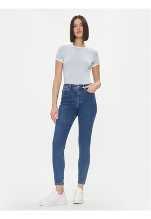 Tommy Jeans Jeansy Sylvia DW0DW17147 Niebieski Skinny Fit. Kolor: niebieski