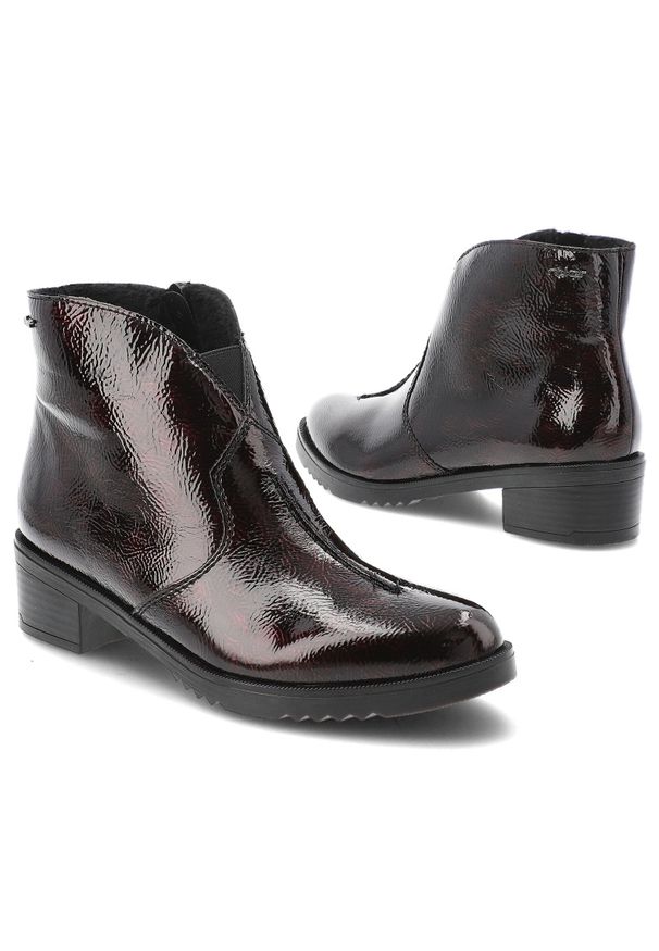 Czerwone Botki Rieker Eleganckie Lakierowane Obuwie Damskie. Okazja: na co dzień. Kolor: czerwony. Materiał: lakier. Sezon: zima, jesień. Obcas: na obcasie. Styl: elegancki. Wysokość obcasa: niski