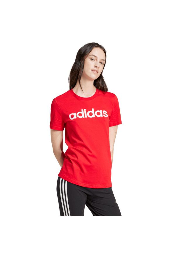 Adidas - Koszulka damska adidas Loungewear Essentials Slim Logo Tee. Kolor: czerwony, biały, wielokolorowy. Sport: fitness