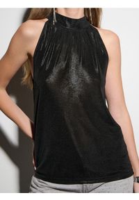 Sinsay - Gładki top z dekoltem halter - czarny. Typ kołnierza: dekolt halter. Kolor: czarny. Wzór: gładki #1