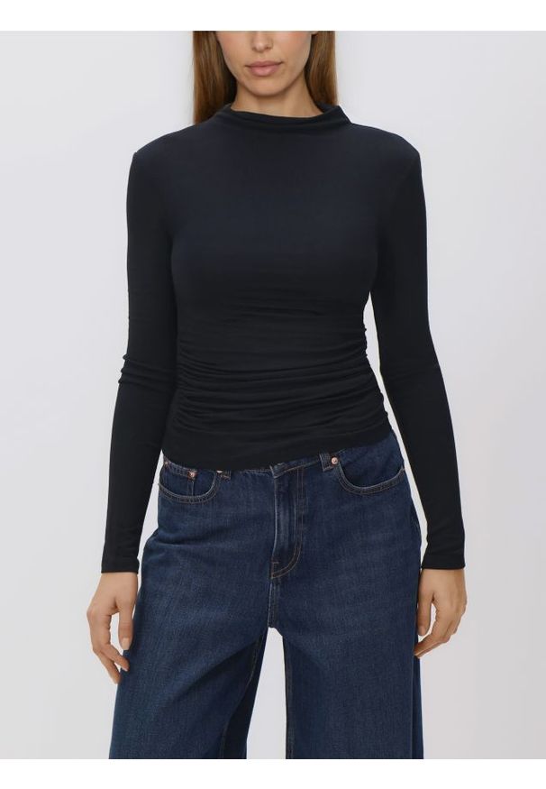 Reserved - Longsleeve z marszczeniami - czarny. Kolor: czarny. Materiał: dzianina. Długość rękawa: długi rękaw