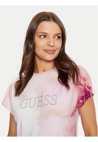 Guess T-Shirt W5RI09 K68D2 Różowy Regular Fit. Kolor: różowy. Materiał: wiskoza