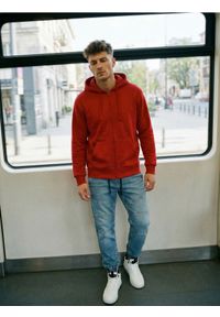 Sinsay - Rozpinana bluza z kapturem - czerwony. Typ kołnierza: kaptur. Kolor: czerwony