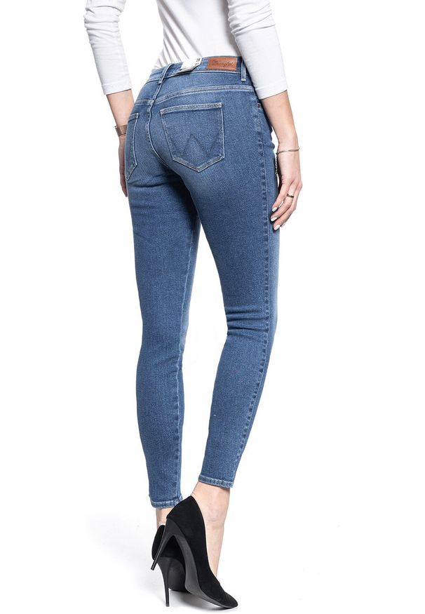 Wrangler - SPODNIE DAMSKIE WRANGLER SKINNY AIR BLUE W28KTX17T 112128337