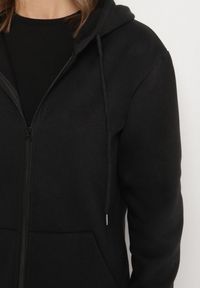 Born2be - Czarna Rozpinana Bluza z Bawełną i Kapturem Typu Oversize Diosa. Okazja: na co dzień. Kolor: czarny. Materiał: bawełna. Sezon: jesień, wiosna. Styl: casual, klasyczny