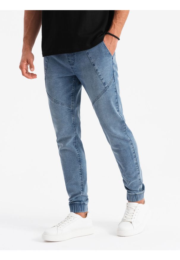 Ombre Clothing - Męskie joggery jeansowe z asymetrycznymi przeszyciami – niebieskie V2 - Rozmiar: M. Okazja: na co dzień. Kolor: niebieski. Materiał: jeans. Wzór: aplikacja. Styl: elegancki, klasyczny, casual