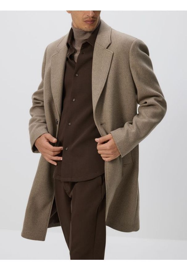 Reserved - Płaszcz z domieszką wełny - beżowy. Kolor: beżowy. Materiał: wełna