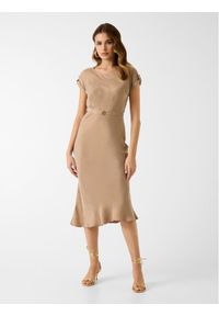 Guess Sukienka codzienna 181611 Brązowy Classic Fit. Okazja: na co dzień. Kolor: brązowy. Typ sukienki: proste. Styl: casual #1