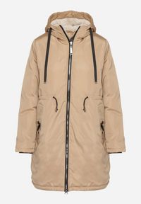 Born2be - Ciemnobeżowa Klasyczna Kurtka Parka z Futrzaną Wyściółką Olenevia. Okazja: na co dzień. Kolor: beżowy. Materiał: futro. Styl: klasyczny #7