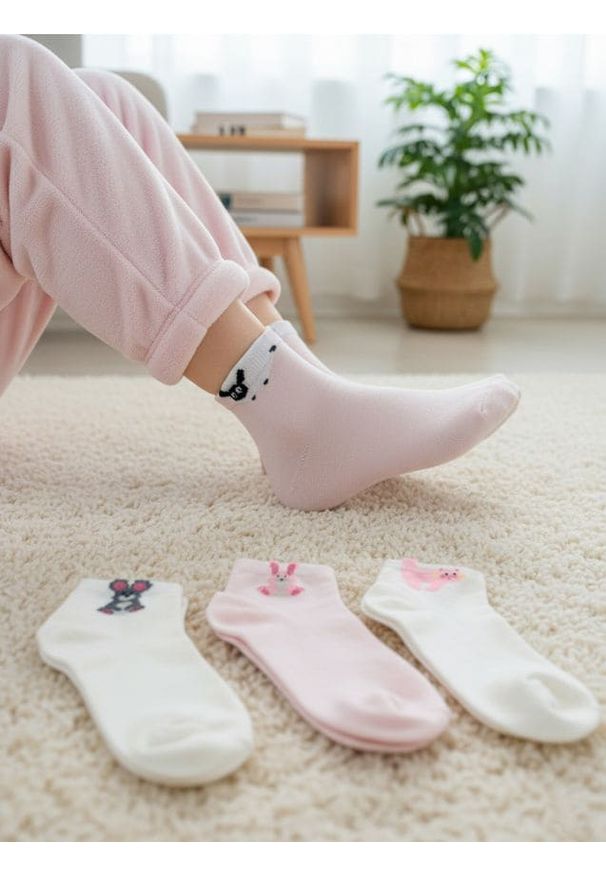 Sinsay - Zestaw krótkich skarpetek z motywem zwierząt 4 pack - wielobarwny