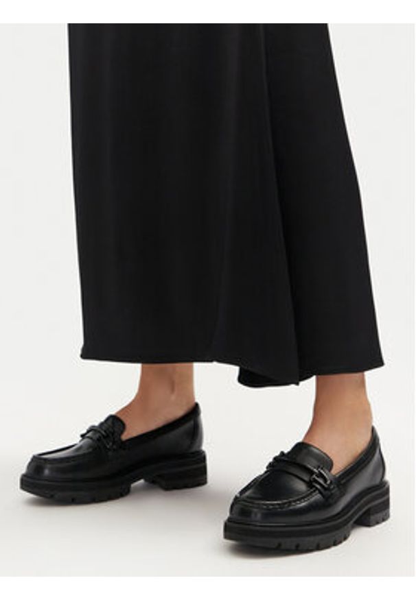 Clarks Loafersy Orianna Bit 261748084 Czarny. Kolor: czarny. Materiał: skóra