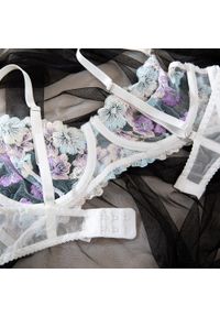 Intica - Komplet bielizny z koronkowym biustonoszem i haftowanymi miseczkami Roosmarij. Kolor: wielokolorowy. Materiał: koronka. Wzór: haft #6