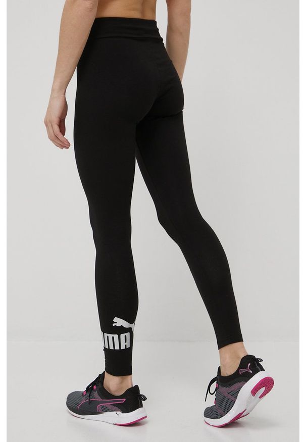 Puma legginsy Essentials+ Metallic damskie kolor czarny z nadrukiem. Stan: podwyższony. Kolor: czarny. Materiał: dzianina. Wzór: nadruk
