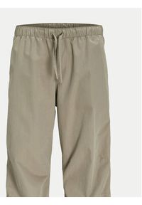Jack & Jones - Jack&Jones Spodnie materiałowe Parachute 12260931 Beżowy Loose Fit. Kolor: beżowy. Materiał: bawełna #5