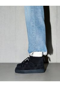 Inuikii - Śniegowce damskie INUIKII CLASSIC LOW. Okazja: do pracy, na co dzień, na spacer. Kolor: czarny. Styl: casual