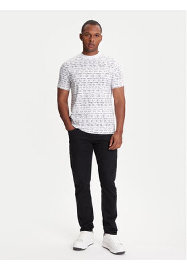 Karl Lagerfeld - KARL LAGERFELD T-Shirt 755040 553225 Biały Regular Fit. Typ kołnierza: dekolt w karo. Kolor: biały. Materiał: bawełna