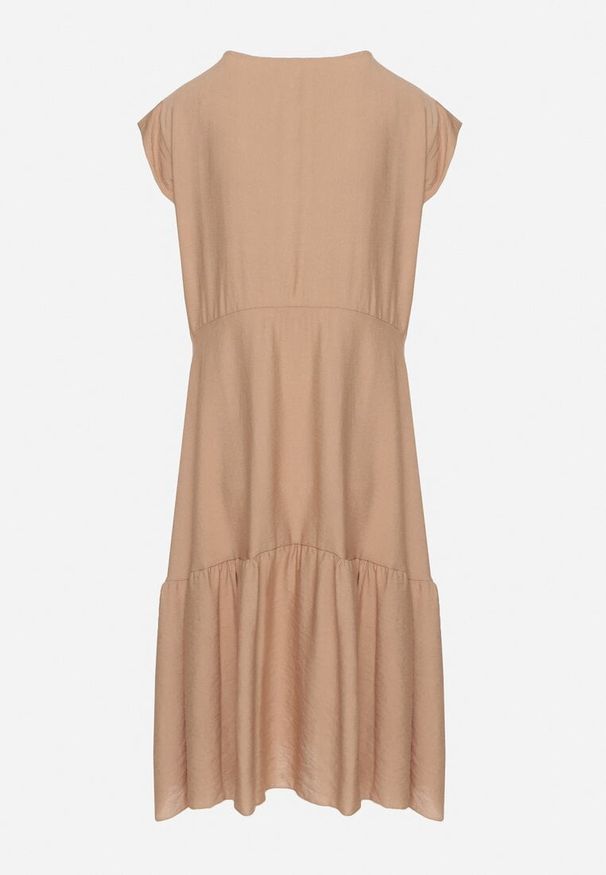 Born2be - Jasnobrązowa Wiskozowa Sukienka o Rozkloszowanym Kroju Lizena. Okazja: na imprezę, na co dzień. Kolor: brązowy. Materiał: wiskoza. Sezon: wiosna, lato. Styl: casual, klasyczny