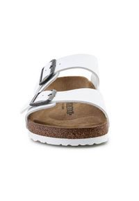 Klapki męskie Birkenstock Arizona. Kolor: biały. Materiał: materiał, zamsz