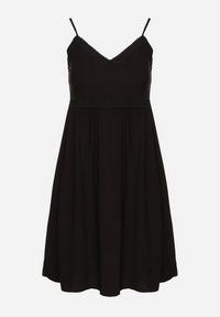 Born2be - Czarna Sukienka z Wiskozy na Cienkich Ramiączkach z Regulacją Ozdobiona Lampasem i Haftem Nelrissa. Okazja: na imprezę. Typ kołnierza: dekolt w kształcie V. Kolor: czarny. Materiał: wiskoza. Długość rękawa: na ramiączkach. Wzór: aplikacja, haft #3