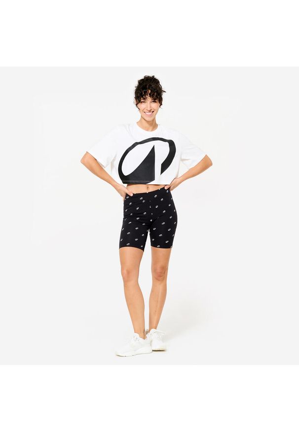 DOMYOS - Koszulka z krótkim rękawem damska Domyos Gym & Pilates crop top. Kolor: biały. Materiał: bawełna, lyocell, włókno, materiał. Długość rękawa: krótki rękaw. Długość: krótkie. Sport: joga i pilates