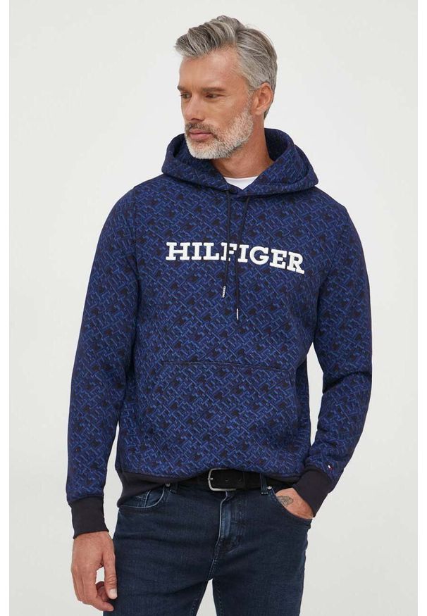 TOMMY HILFIGER - Tommy Hilfiger bluza męska kolor granatowy z kapturem wzorzysta. Typ kołnierza: kaptur. Kolor: niebieski. Materiał: bawełna. Wzór: aplikacja