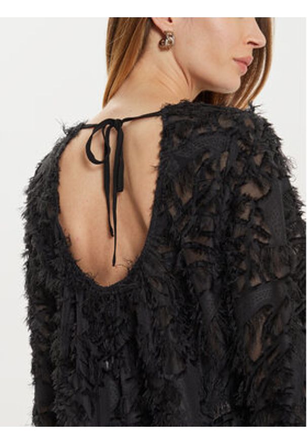 Gina Tricot Bluzka 23424 Czarny Regular Fit. Kolor: czarny. Materiał: syntetyk