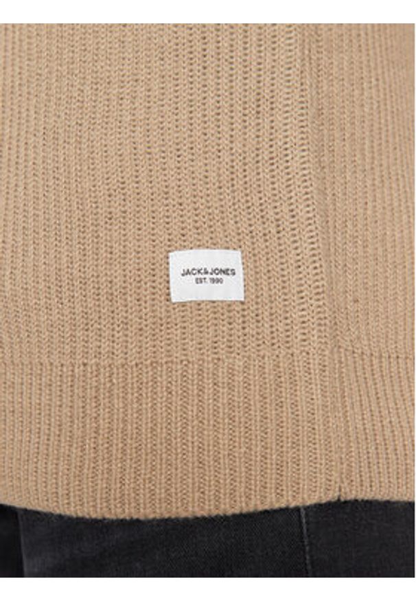 Jack & Jones Golf Pannel 12258472 Beżowy Regular Fit. Typ kołnierza: golf. Kolor: beżowy. Materiał: bawełna, syntetyk