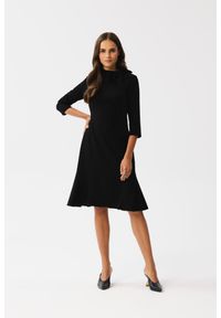 MOE - Czarna Sukienka z Wiązaniem przy Szyi. Kolor: czarny. Materiał: elastan, poliester, wiskoza