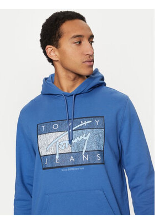 Tommy Jeans Bluza Dna Flag Twist DM0DM21100 Niebieski Regular Fit. Kolor: niebieski. Materiał: bawełna