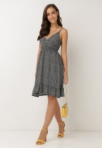 Born2be - Czarna Sukienka Agalena. Typ kołnierza: dekolt kopertowy. Kolor: czarny. Materiał: bawełna. Długość rękawa: na ramiączkach. Typ sukienki: kopertowe. Długość: mini #6