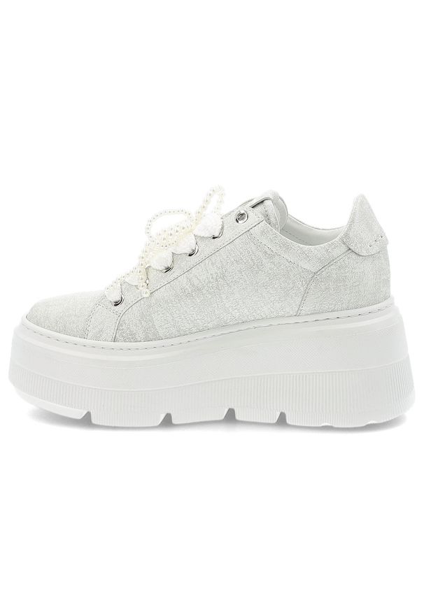 CheBello - Srebrne Sneakersy Chebello Stylowe Obuwie Damskie Na Platformie. Okazja: na co dzień. Kolor: srebrny. Materiał: materiał. Szerokość cholewki: normalna. Wzór: aplikacja. Obcas: na platformie. Styl: elegancki