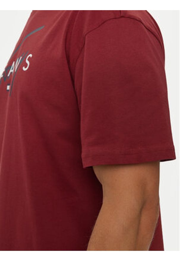 Tommy Jeans T-Shirt Signature Twist DM0DM19683 Czerwony Regular Fit. Kolor: czerwony. Materiał: bawełna