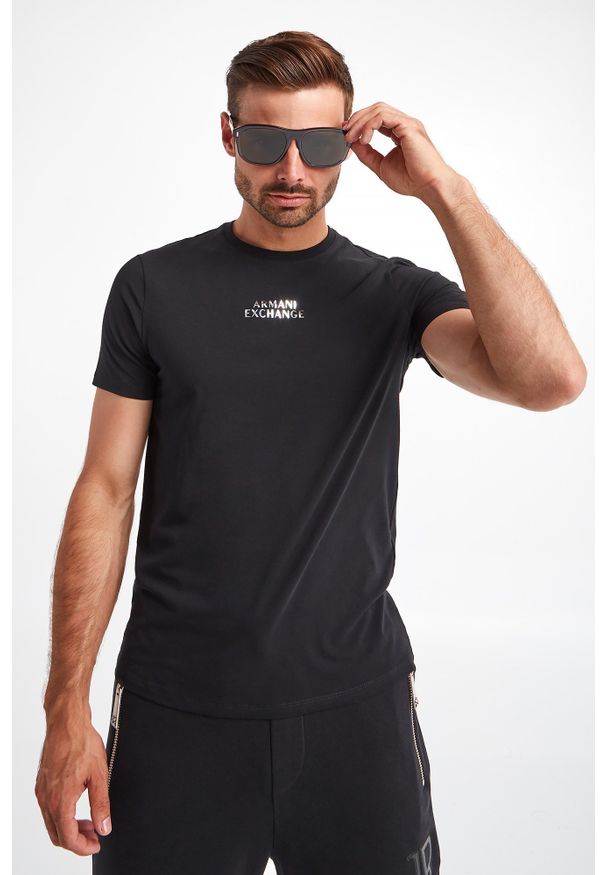 Armani Exchange - T-SHIRT ARMANI EXCHANGE. Materiał: bawełna, elastan. Długość rękawa: krótki rękaw. Długość: krótkie. Wzór: napisy