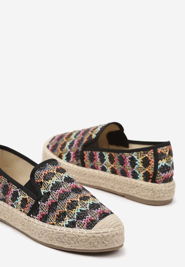 Born2be - Czarne Espadryle na Plecionej Podeszwie z Metaliczną Nicią Panirel. Okazja: na co dzień. Kolor: czarny. Styl: boho, casual