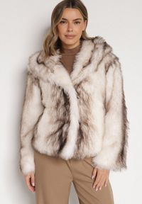 Born2be - Jasnobeżowa Futrzana Kurtka z Nieodpinanym Kapturem Tusarea. Kolor: beżowy. Materiał: futro. Styl: elegancki #1