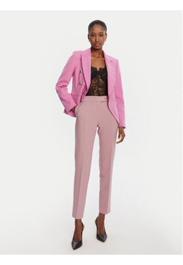 Rinascimento Chinosy CFC0126225003 Różowy Slim Fit. Kolor: różowy. Materiał: syntetyk