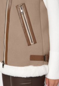 Born2be - Beżowa Kamizelka Bezrękawnik w Stylu Biker z Ekozamszu z Futerkiem Terone. Kolor: beżowy. Materiał: futro. Długość rękawa: bez rękawów. Wzór: aplikacja #6