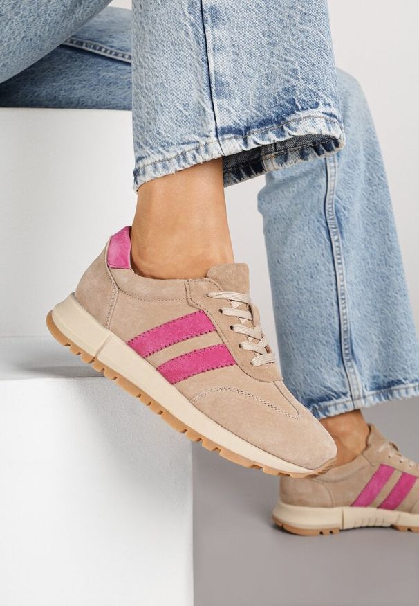 Renee - Beżowo-Fuksjowe Sneakersy ze Skóry Naturalnej z Paskami Kiarre. Okazja: na co dzień. Zapięcie: pasek. Kolor: beżowy. Materiał: skóra