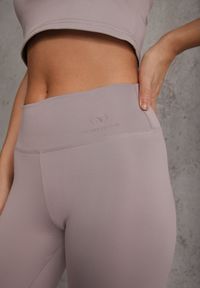 Renee - Jasnoszare Legginsy Basic z Modelującą Wstawką w Pasie Liacan. Okazja: na co dzień. Kolor: szary. Długość: krótkie. Styl: casual #8