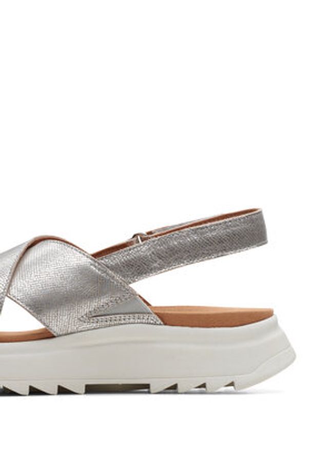 Clarks Sandały DashLite Wish 26171951 Srebrny. Kolor: srebrny. Materiał: skóra