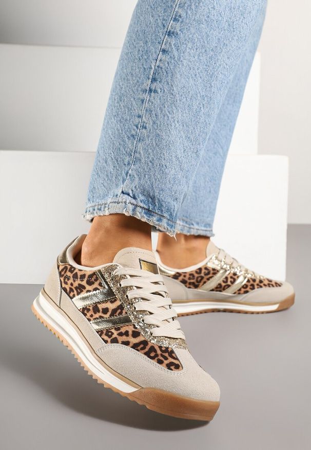 Born2be - Panterkowe Sneakersy Ozdobione Paskami w Panterkę Eranelia. Okazja: na co dzień. Zapięcie: pasek. Materiał: jeans. Szerokość cholewki: normalna. Wzór: aplikacja, motyw zwierzęcy