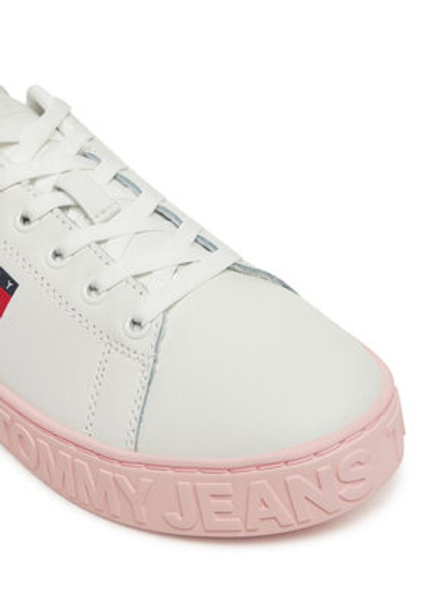 Tommy Jeans Sneakersy Tjw Logo Outsole Sneaker Ess EN0EN02703 Biały. Kolor: biały. Materiał: skóra