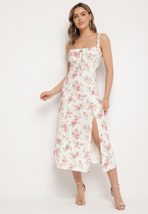 Born2be - Beżowo-Różowa Taliowana Sukienka w Kwiaty Ozdobiona Wiązaniem Firavire. Okazja: na co dzień. Kolor: różowy. Wzór: aplikacja, kwiaty. Sezon: wiosna, lato. Typ sukienki: sportowe. Styl: casual, sportowy