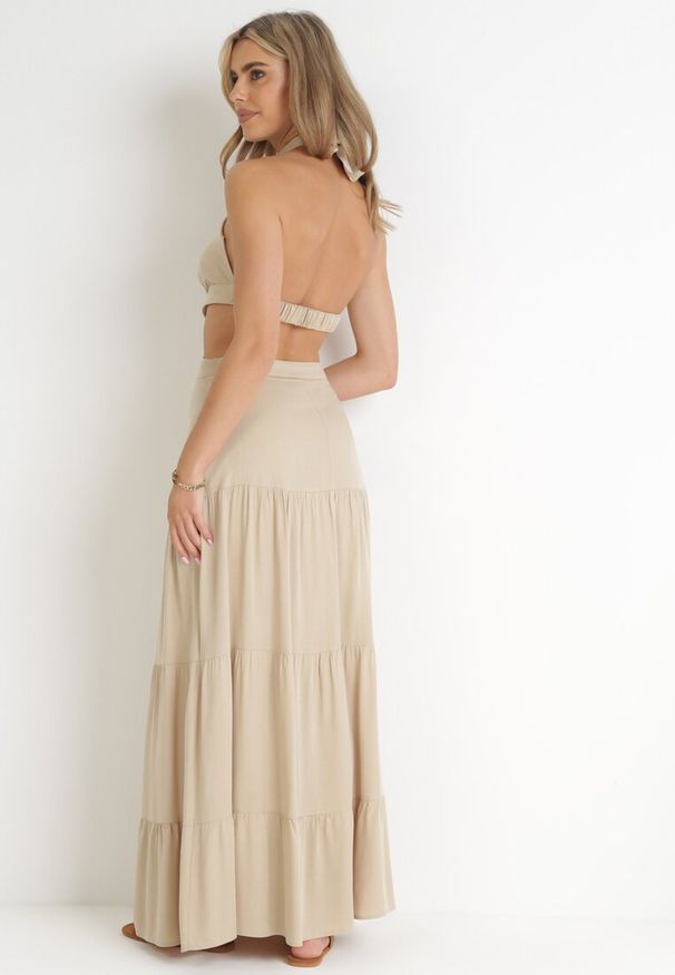 Born2be - Beżowa Rozkloszowana Sukienka z Wycięciami i Wiązaniem Abisal. Kolor: beżowy